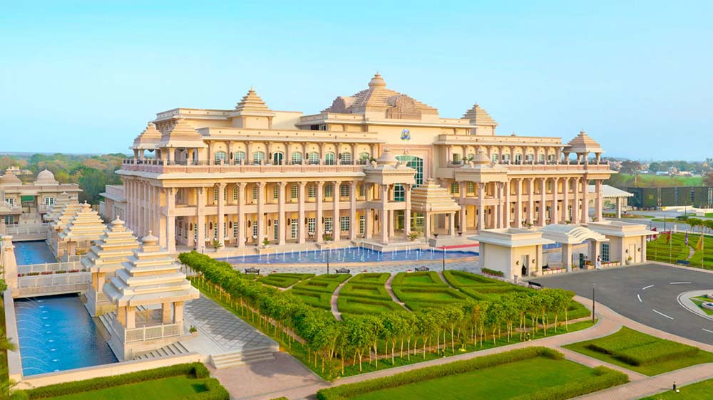 ITC Hotels Q1 FY26: Profit Soars 54%, Stock Surges 5%